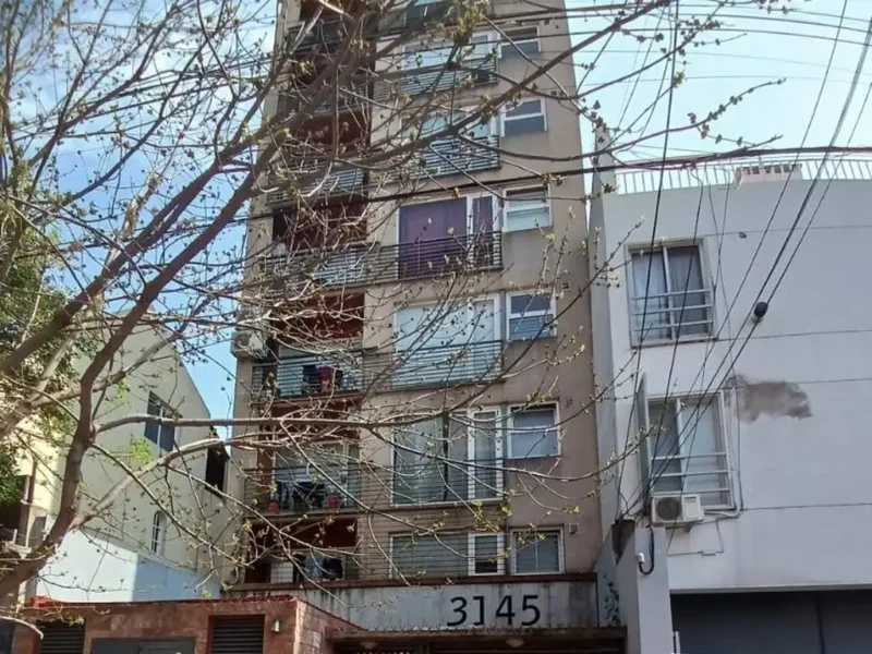 Almirante Brown 3100, Piso 7