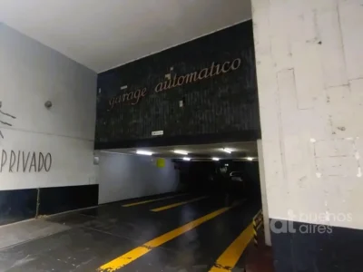 Uruguay al 300, y Av. Corrientes